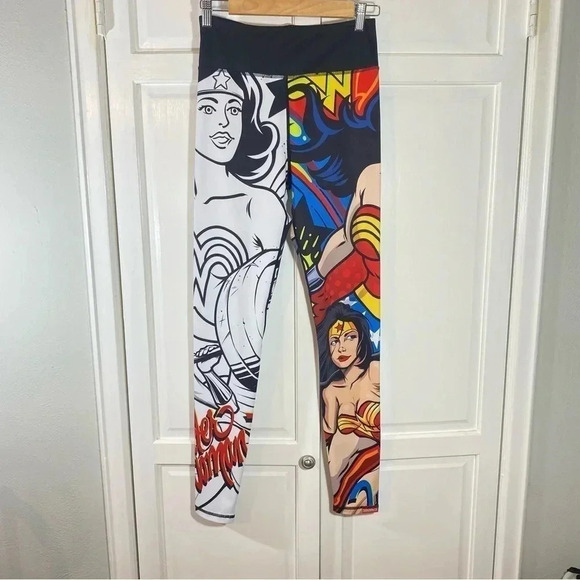 SOLD SuperFresh Wonder Leggings Women’s M Color and Black &White Cartoon Graphic - Picture 1 of 11